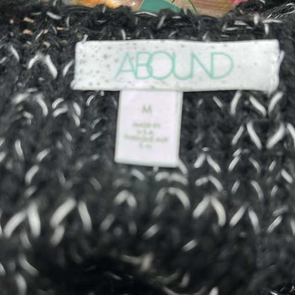 Abound Women's Twist Back Sweater in Black & White Size Medium - Picture 3 of 4